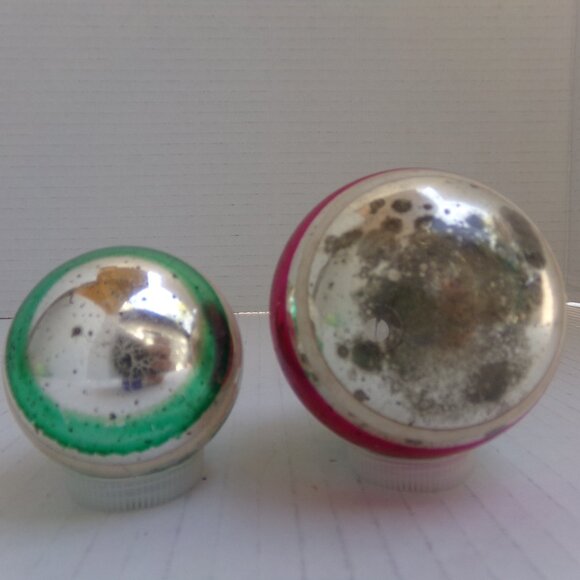 Vintage Lot of 2 Shiny Brite Striped Round Ball Christmas Ornaments Silver Green - Picture 9 of 14